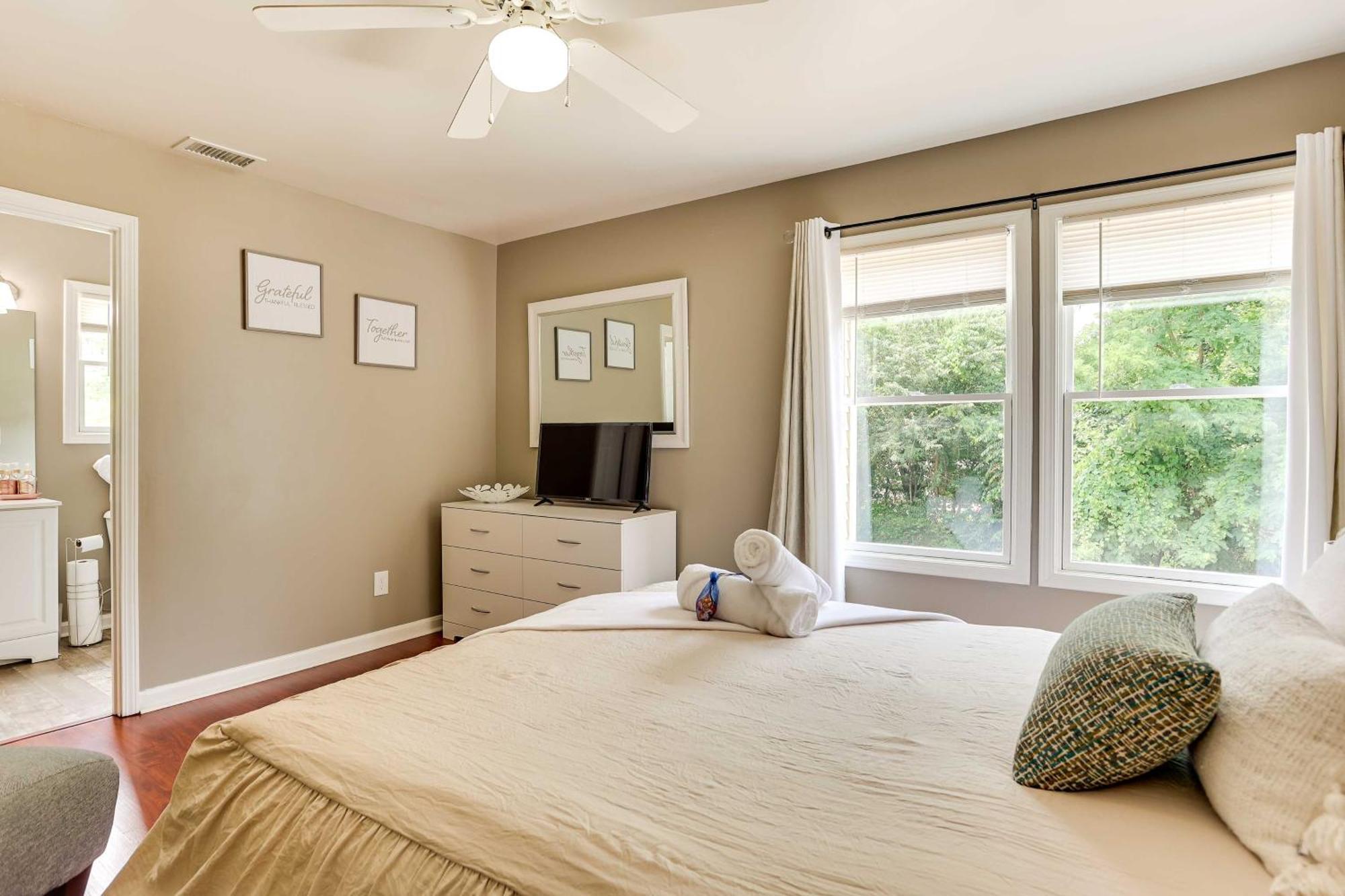 Louisville Apartment - Walk To Restaurants! Exterior photo