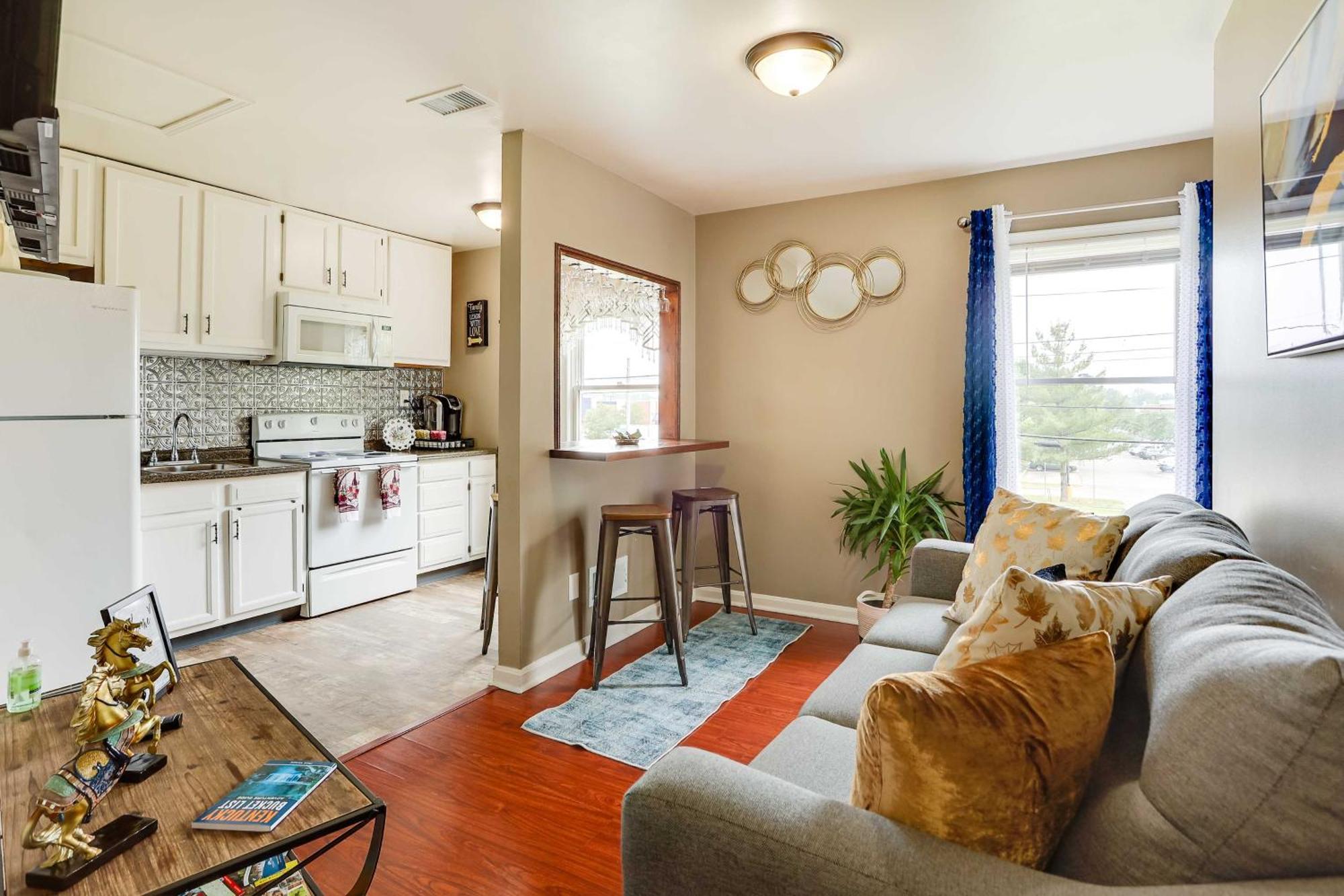 Louisville Apartment - Walk To Restaurants! Exterior photo